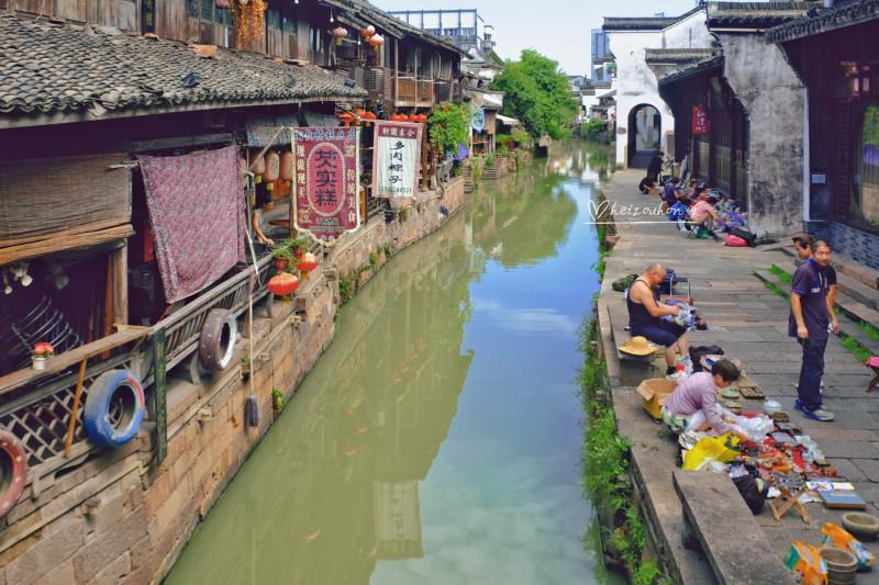 逃离违建房屋5